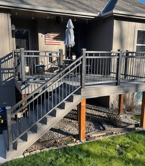 Custom deck railing installation