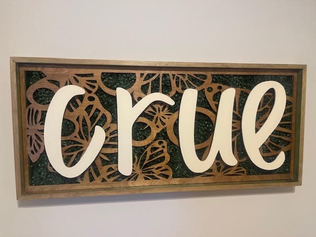 Layered cut 'crue' botanical wall sign